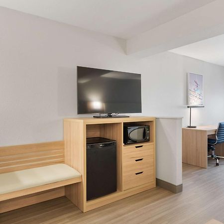 Best Western Lake Oswego Hotel & Suites מראה חיצוני תמונה