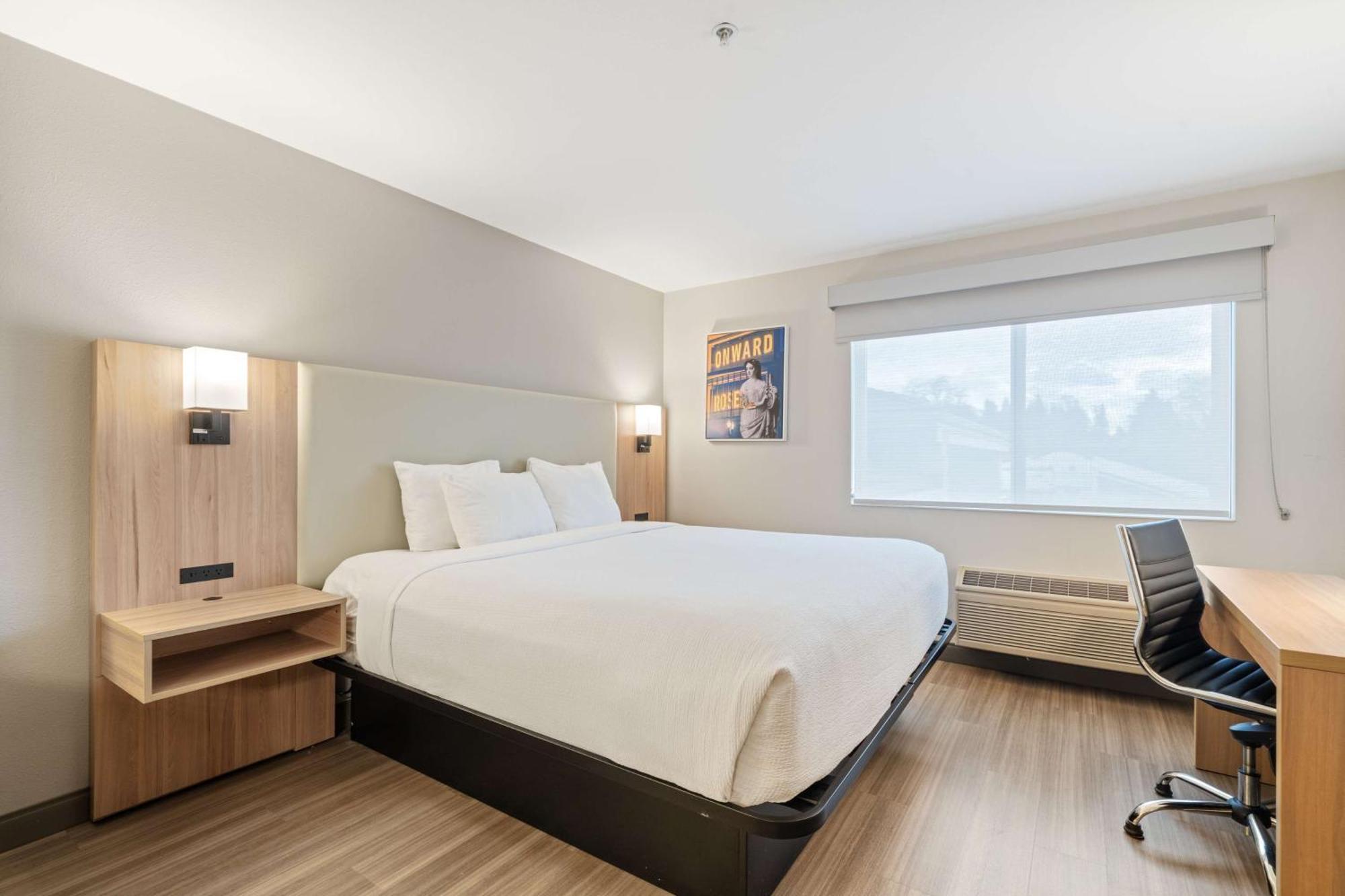 Best Western Lake Oswego Hotel & Suites מראה חיצוני תמונה